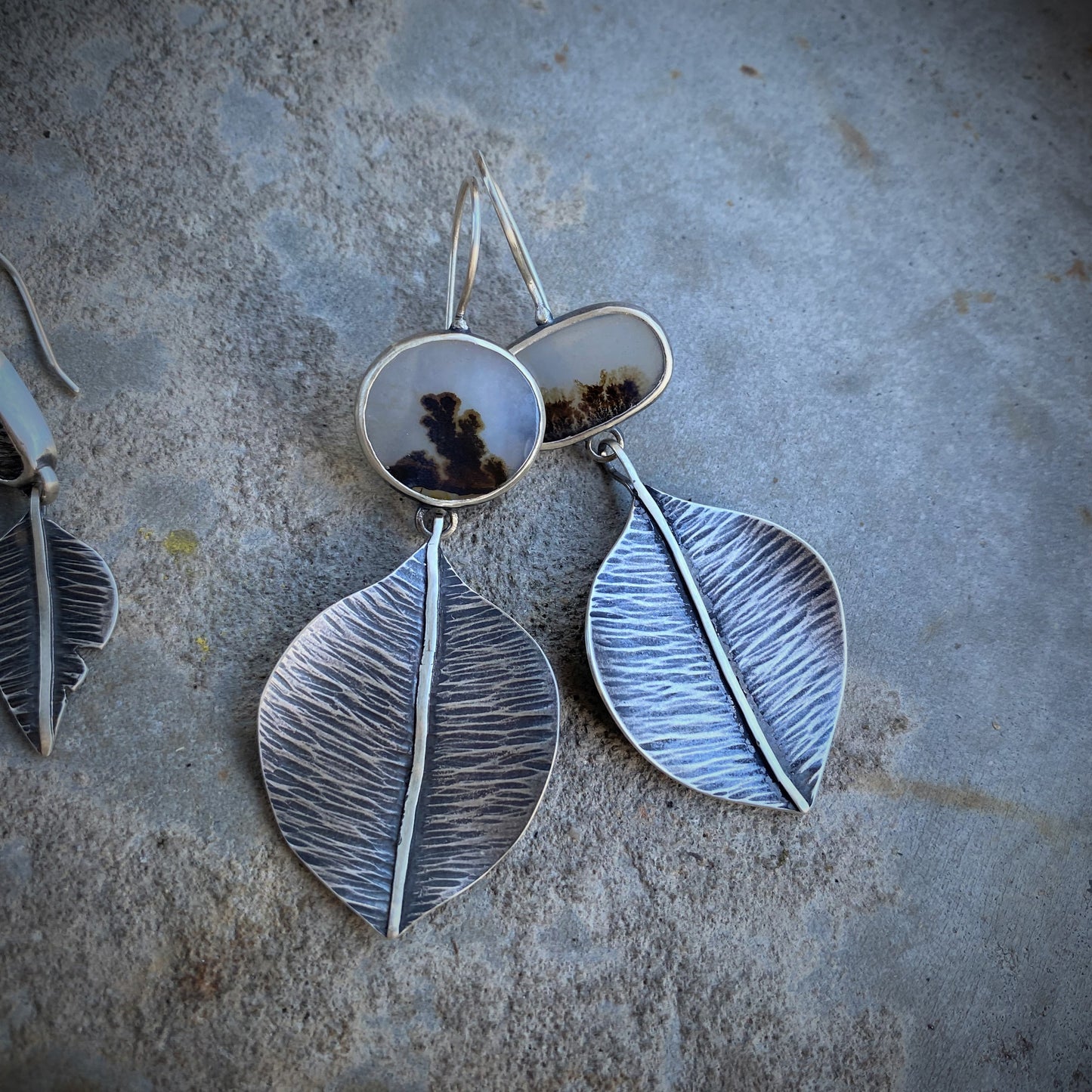 Dendritic Agate Leaves (Round)